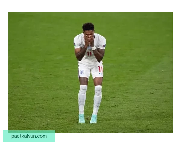 拉什福德在英格兰队的作用持续受到关注，展现出稳定的进攻威胁与团队合作精神。