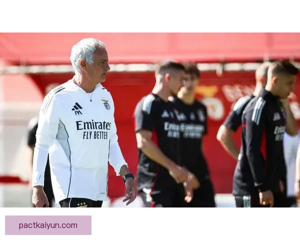 穆里尼奥防守反击战术近期表现稳健，球队竞争力增强